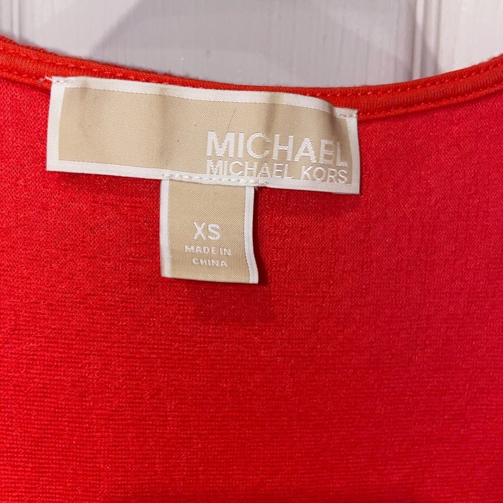 Red top - Picture 4 of 4